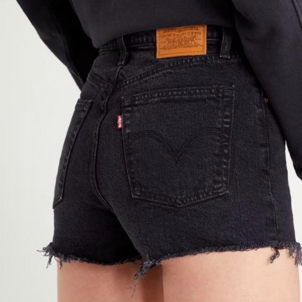 Levi’s black rib cage shorts, size 24. NWT